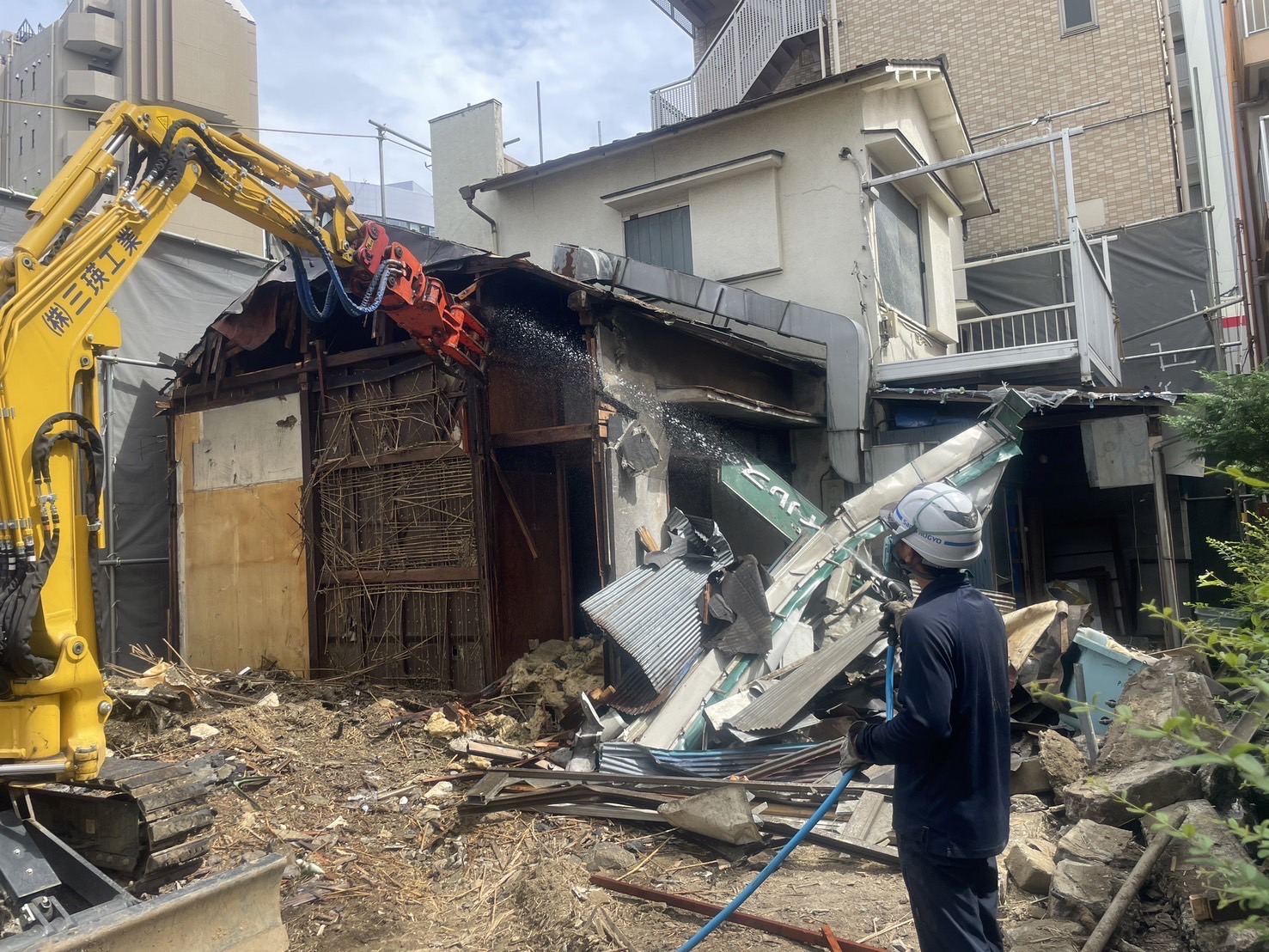 立川市・木造2階建て建物解体工事